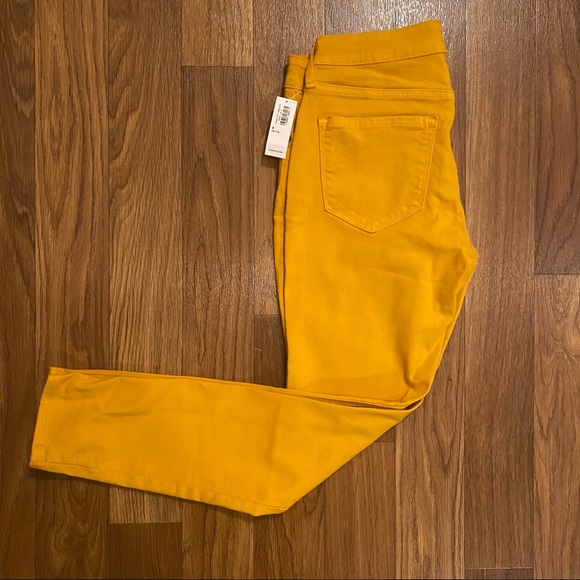Old Navy Denim - NWT Old Navy Color Pop Rockstar Jeans